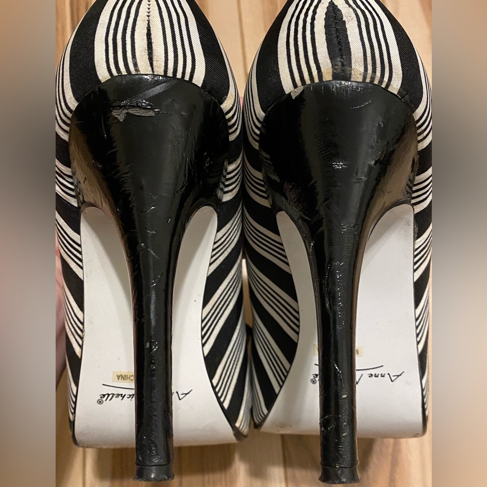 Anne Michelle Black & White Stripe 4” Heels - Size 9 - Picture 5 of 5